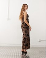 darsih flocked floral maxi dress in brown
