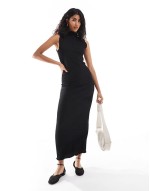 sveless textured maxi dress in black