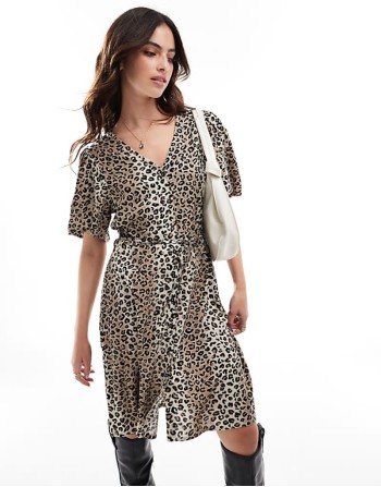 buttondown tie waist midi dress in leopard print