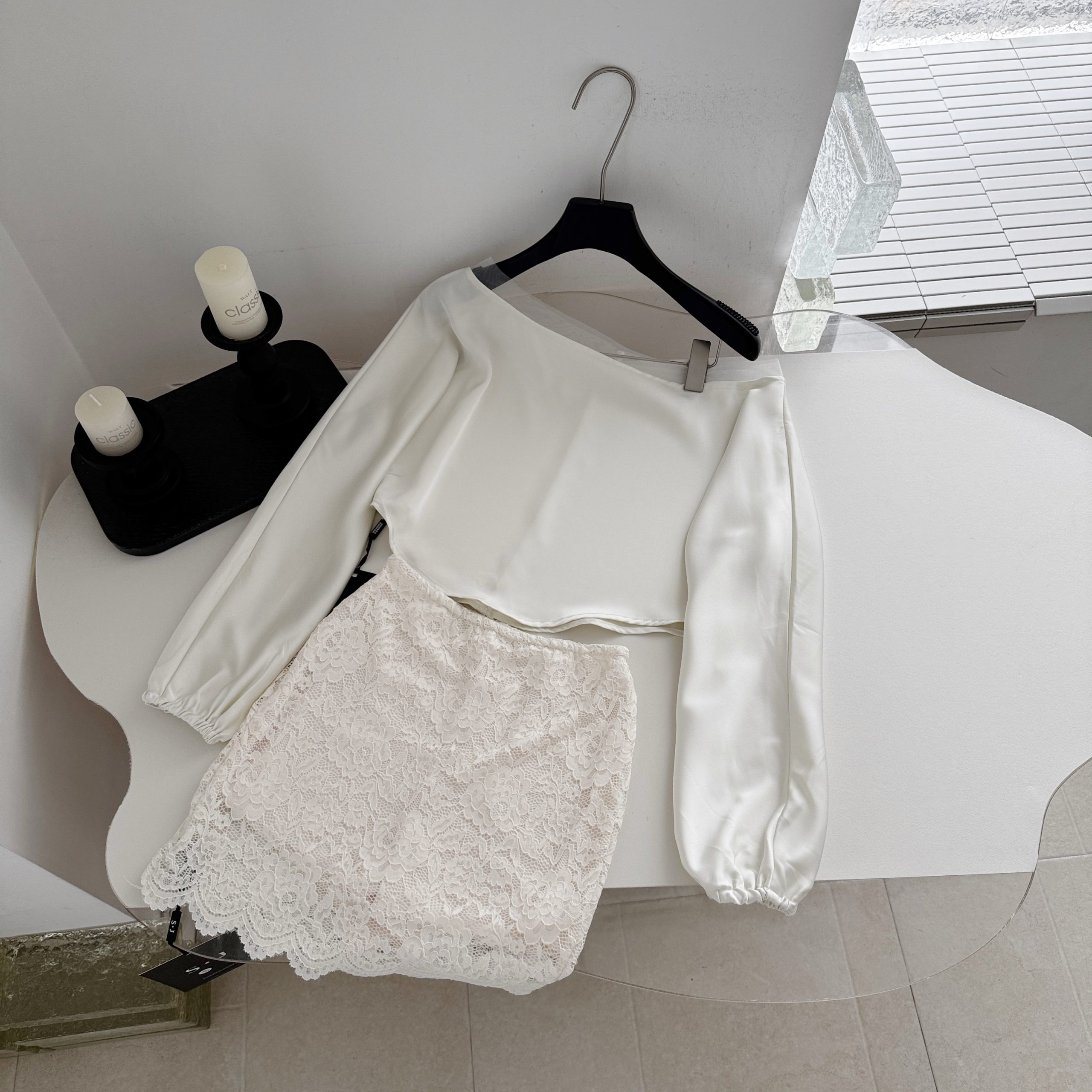Kubiliv White Love Letter Custom Satin One-Shoulder Top Heavy Lace Skirt Luxury Suit Set - Style 7c299b - Image 3